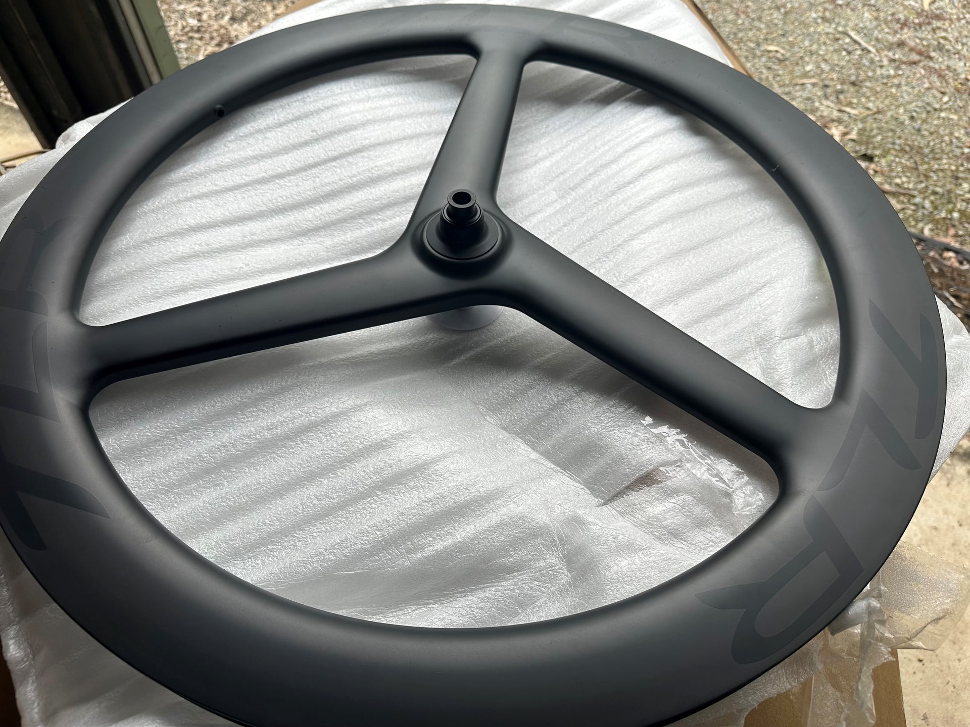 CARBON BIKE WHEELS - PRO:  Tri-Spoke Wheel